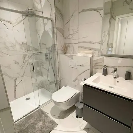 Apartment Luxury 1bedroom With Parking In Center&large Terrace -cd3 *